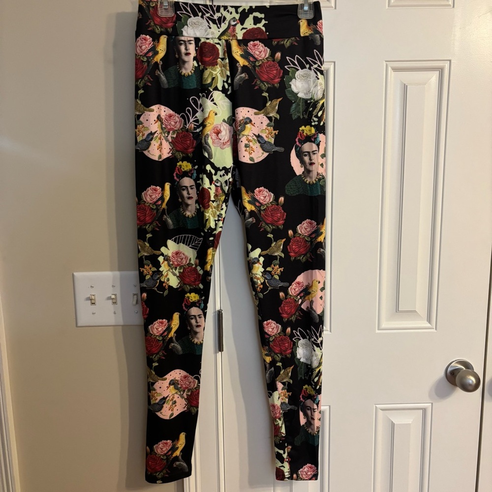 SOLD NWT SHEIN X Freda Kahlo Leggings
